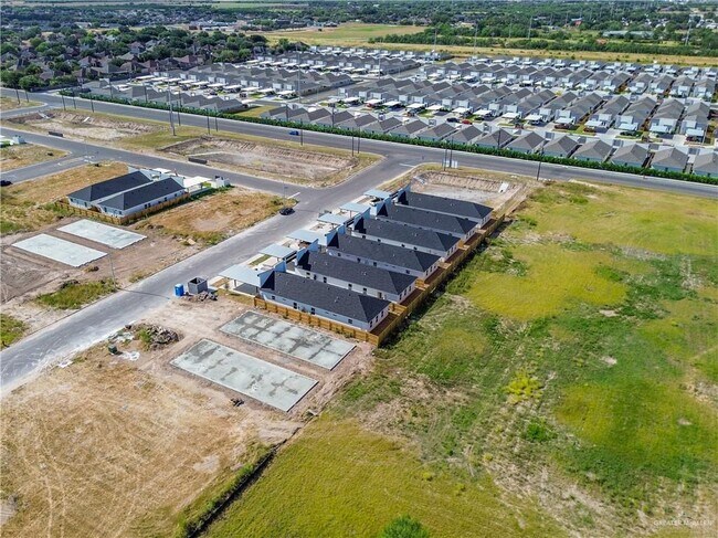 Building Photo - 18 N Alexandrite Ave