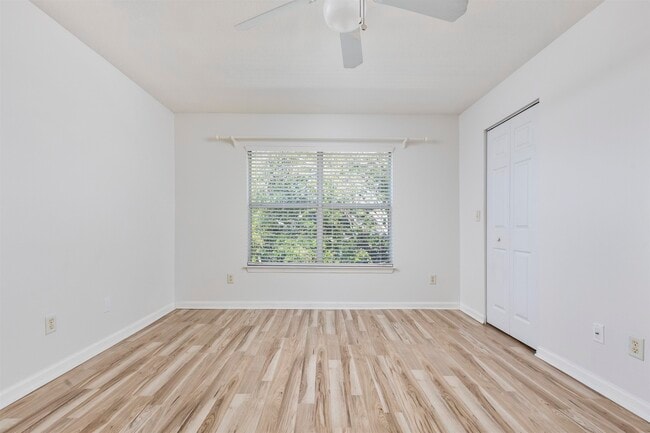 Building Photo - 206 16th St