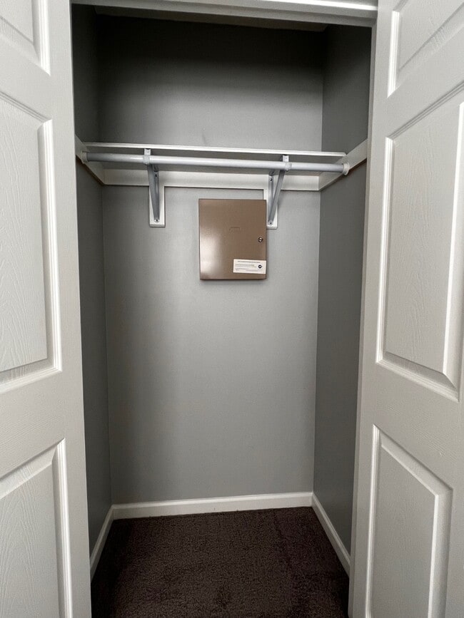 Building Photo - 92 Jackson Ave NE