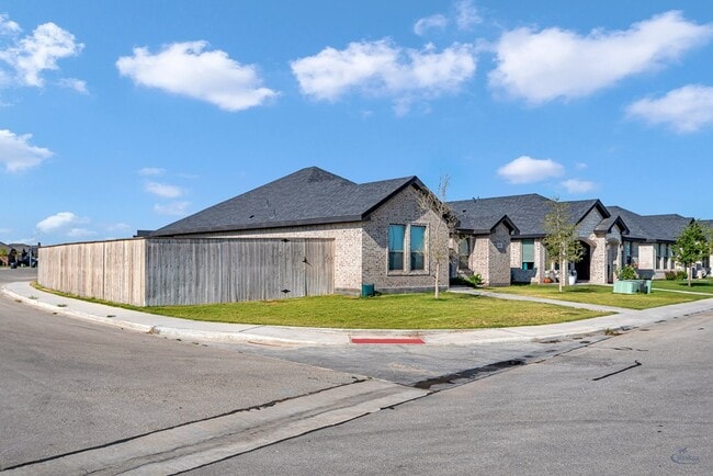 Building Photo - 3741 Alnwick Dr