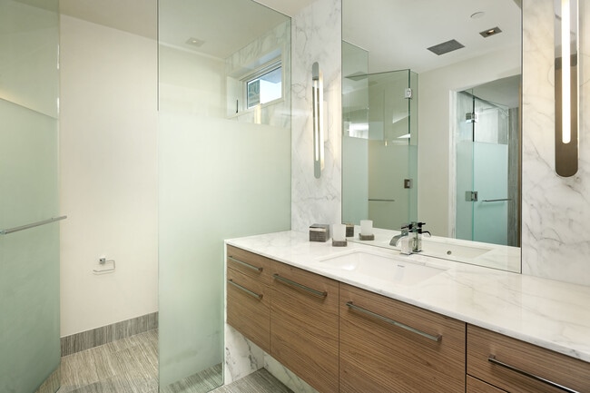 Building Photo - 126 Juan St