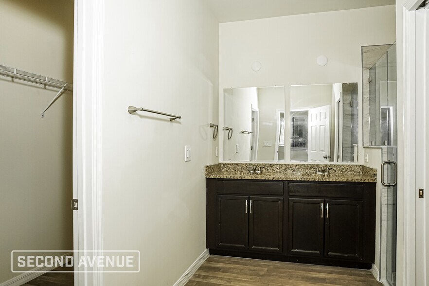 Building Photo - 4737 Manila Ave