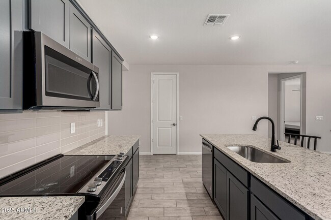 Building Photo - 18021 Avenida del Sol W