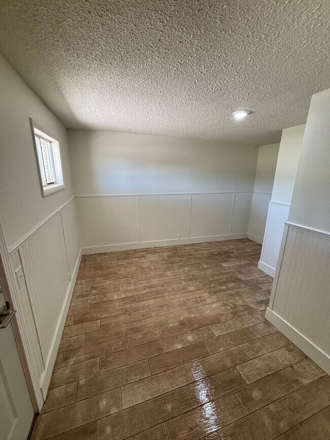 Building Photo - Highland Grove