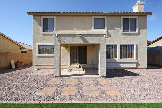 Building Photo - Beautiful 4 Bed 2000+ SFT property in Wind...