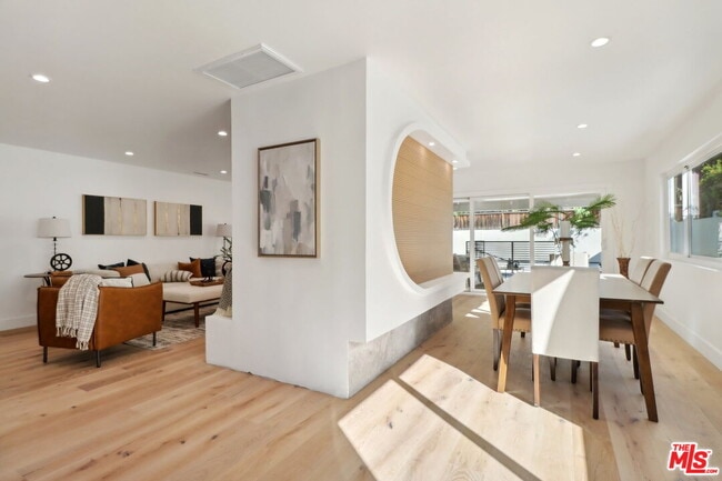 Building Photo - 4656 Greenbush Ave