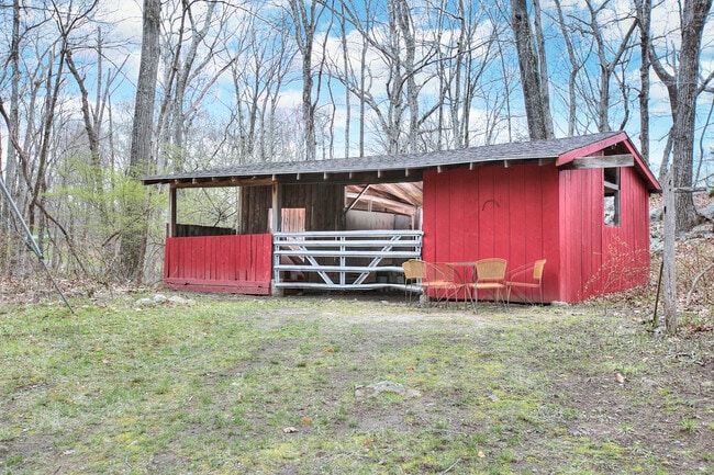 Building Photo - 1 Graystone Ln
