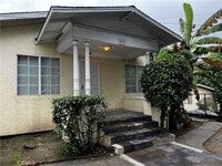 Building Photo - 609 Camulos St