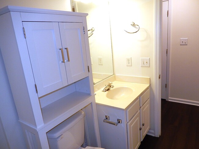 Building Photo - 5445 Crabtree Park Ct