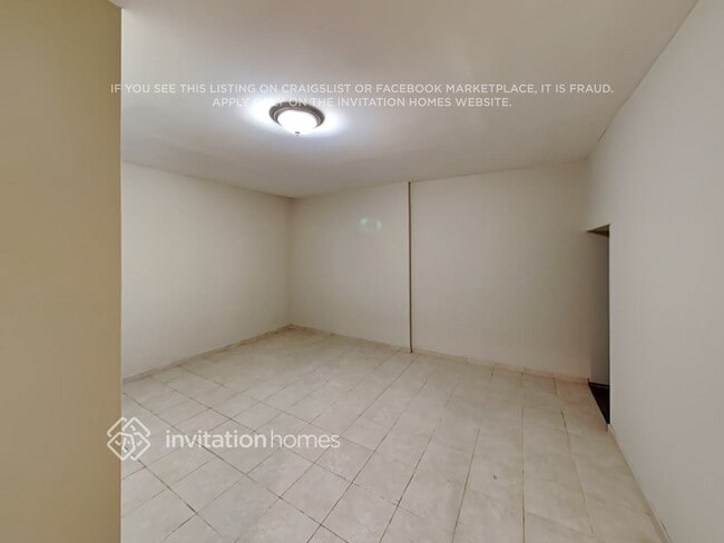 Building Photo - 3305 Catalina Dr