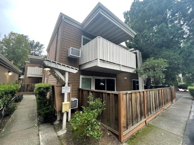 Building Photo - Coming Soon! Fully updated 2 bedroom 1.5 bath condo, walk to Ygnacio Plaza & Heather Farms Park!