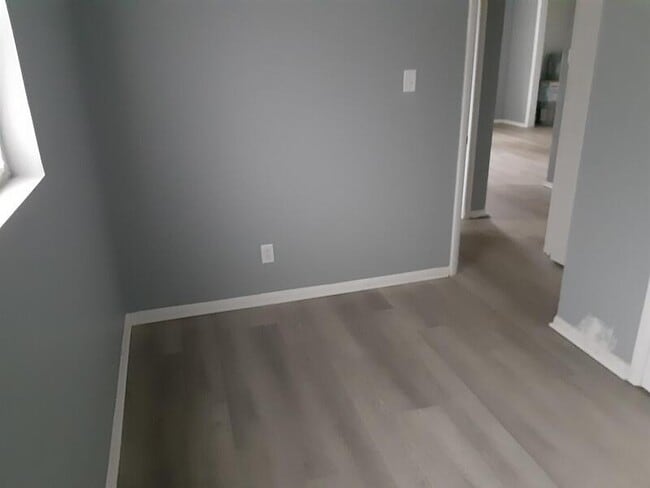 Building Photo - 2947 Lasalle St