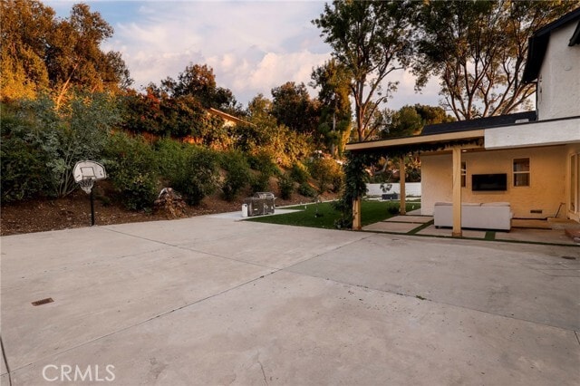 Building Photo - 9742 Farralone Ave