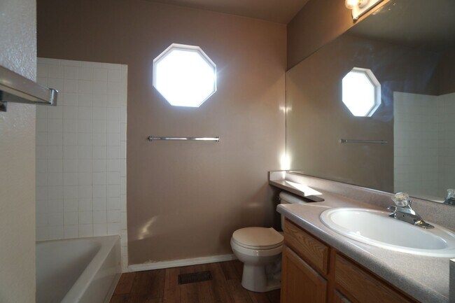 Building Photo - 3411 MacGregor Dr