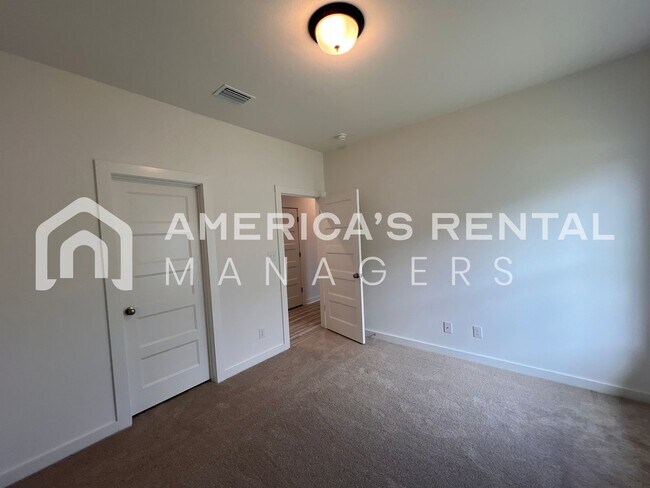 Building Photo - 21521 Tawny Lp