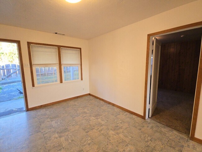 Building Photo - 1316 Rohnerville Rd