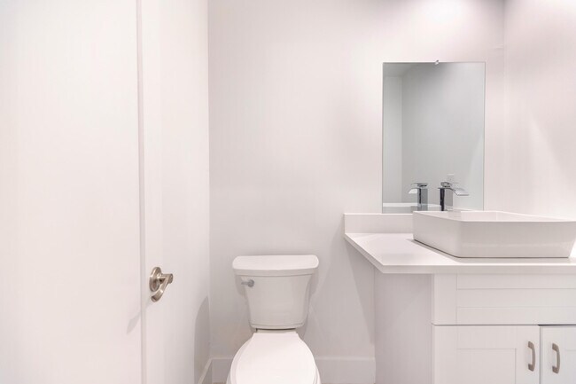 Building Photo - 7860 Stanway Pl