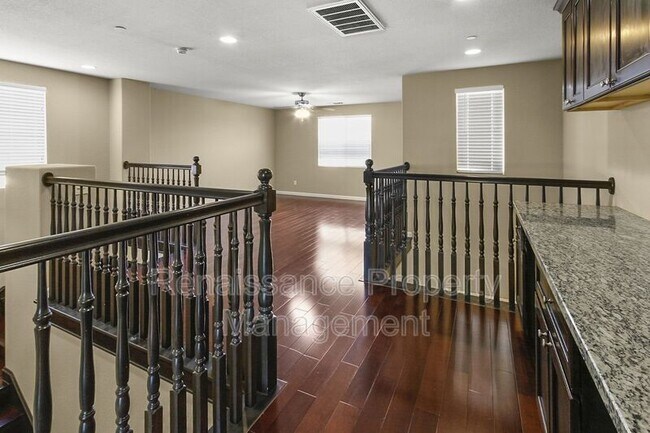 Building Photo - 703 N Marquis Way