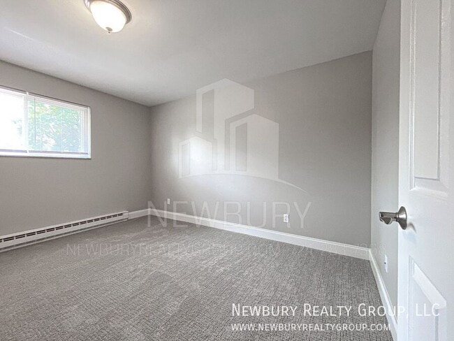Building Photo - 1 Sunbury Estates
