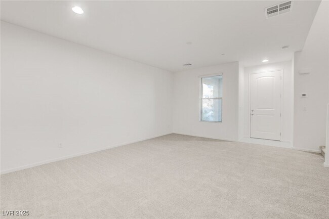 Building Photo - 11680 Hamilton Lk Ave