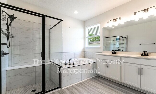 Building Photo - 12706 Grn Mdw Dr