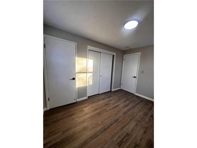 Building Photo - 453 13th Ave NW