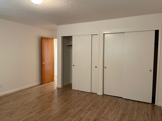 Building Photo - Newly renovated 3/2 Home in Quiet Neighbor...