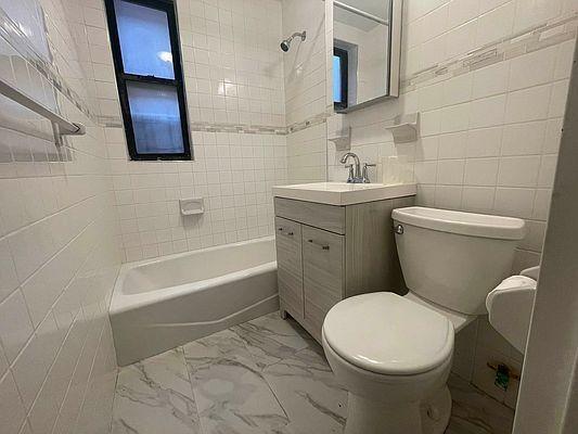 Building Photo - 3 bedroom in BRONX NY 10451