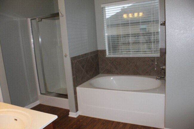 Building Photo - 4 BEDROOM, BELTON ISD, COMMUNITY POOL