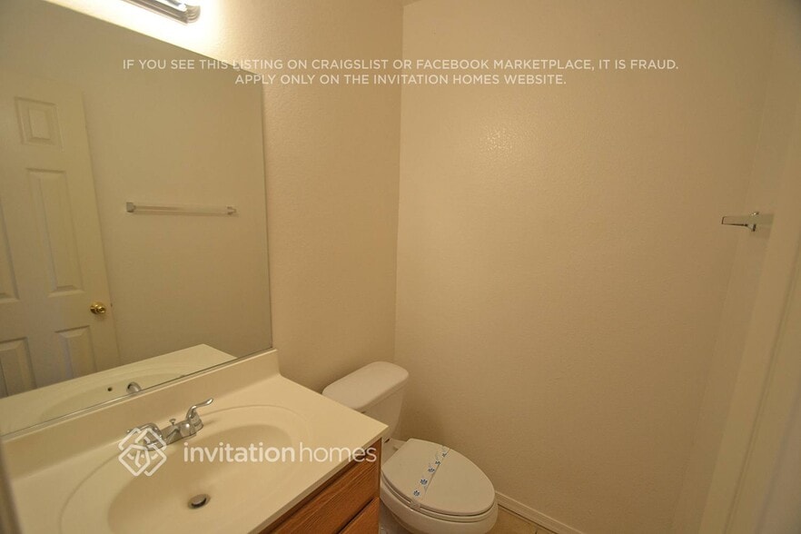 Building Photo - 7213 S 8th St