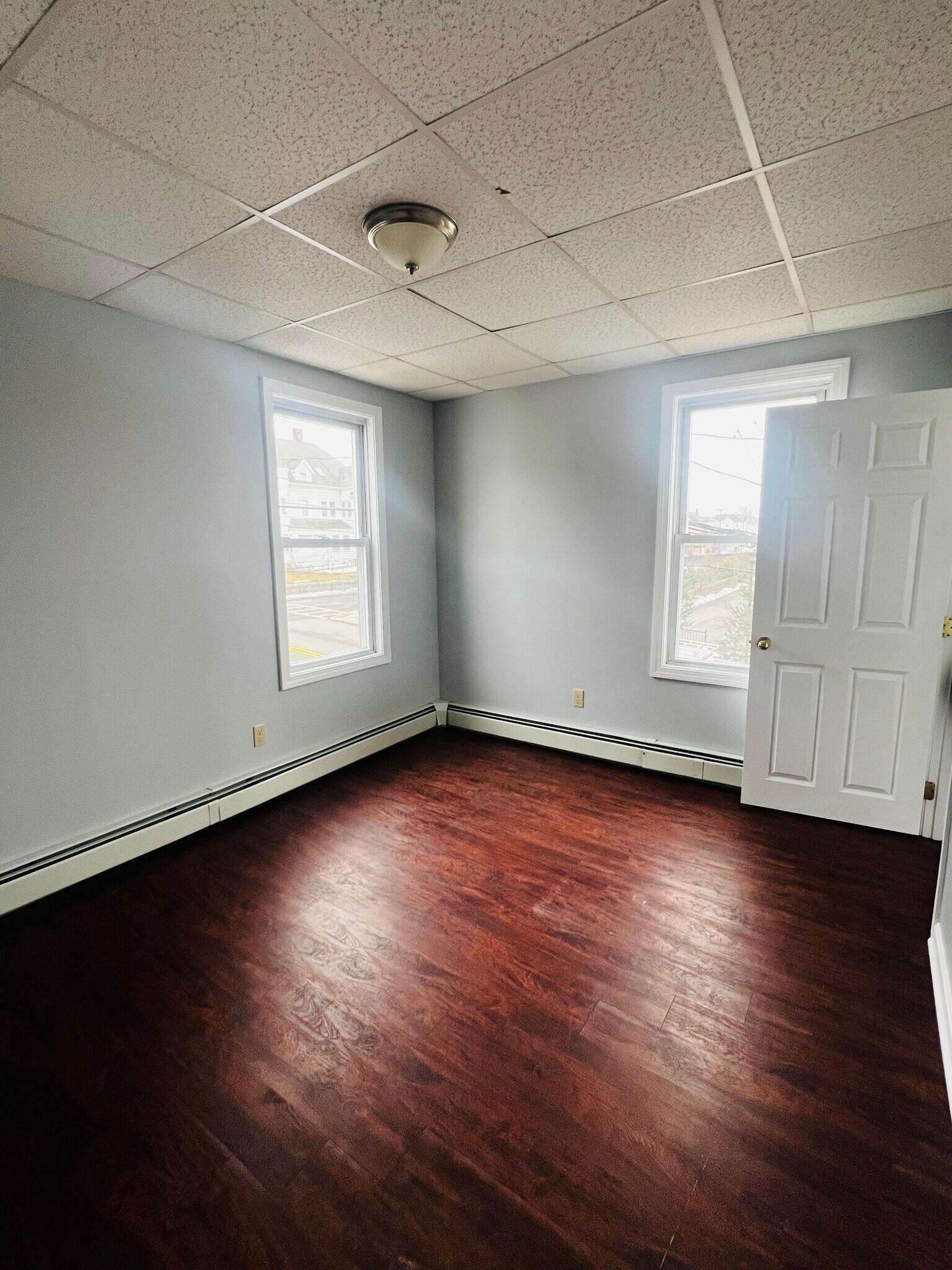 Building Photo - 876 Middle St