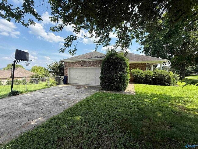 Building Photo - 122 Mykeys Way