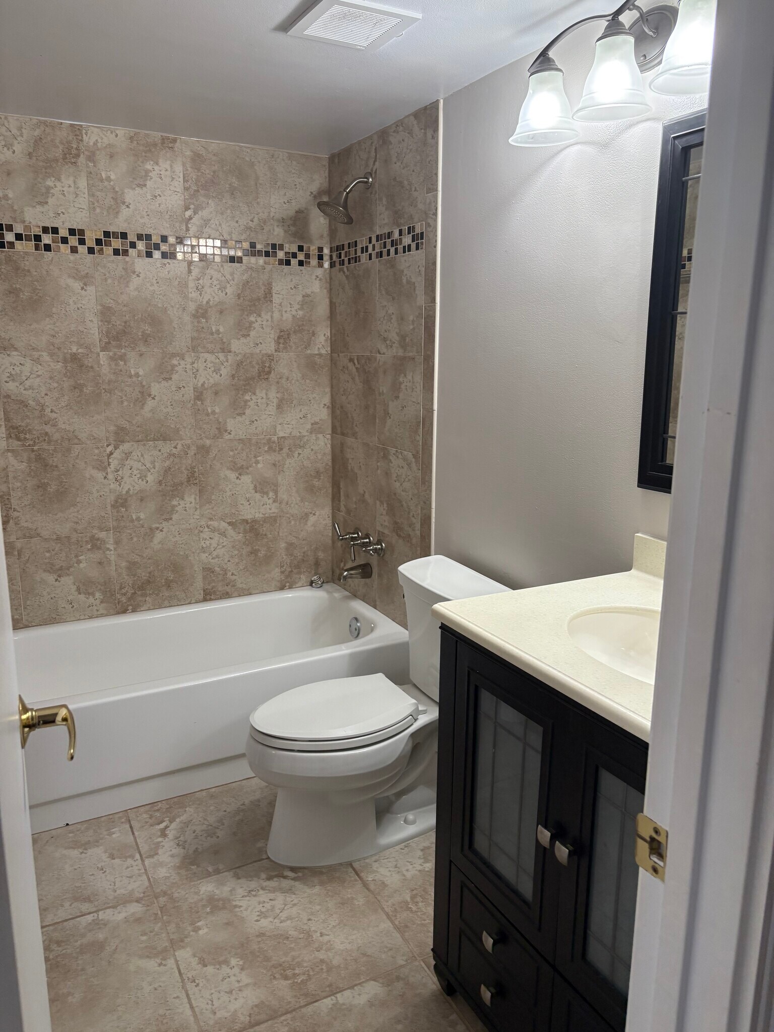 First floor bathroom - 11756 Terra Bella Blvd