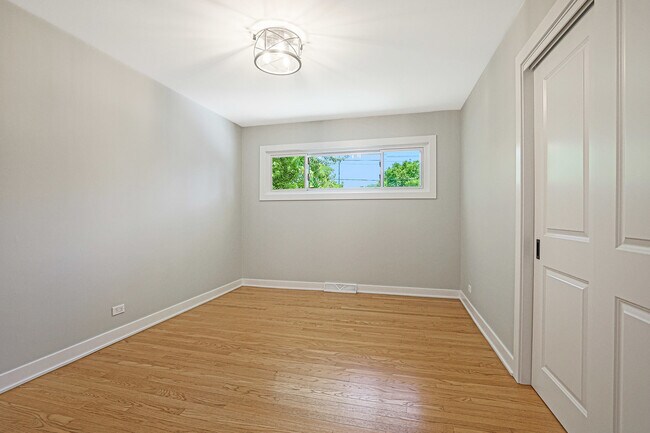 Building Photo - 1247 Sherwood Rd