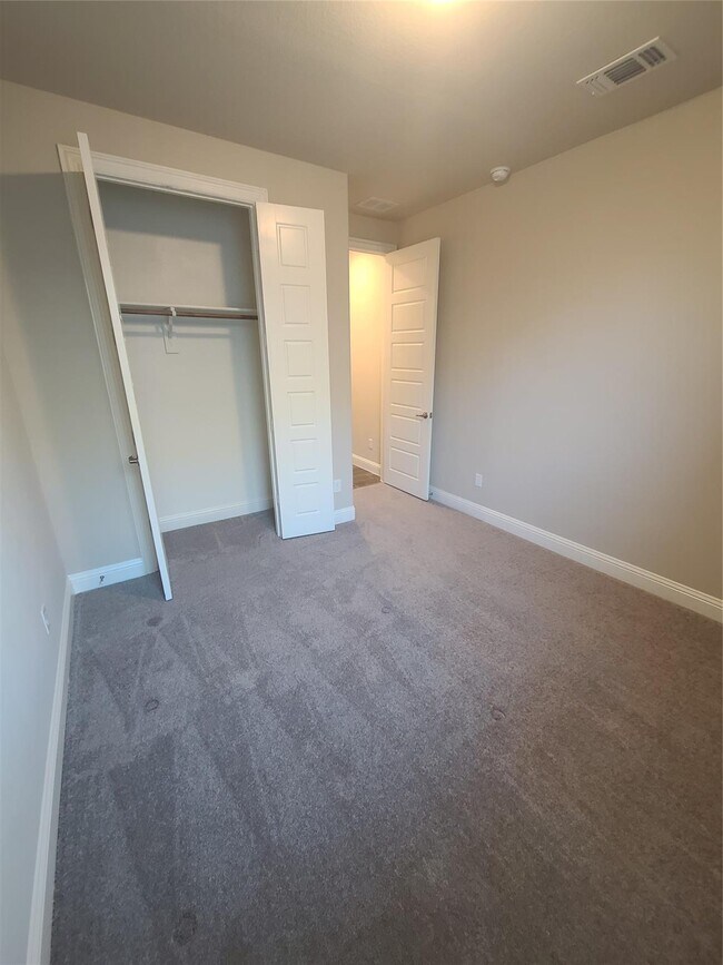 Building Photo - 10317 Linger Ln