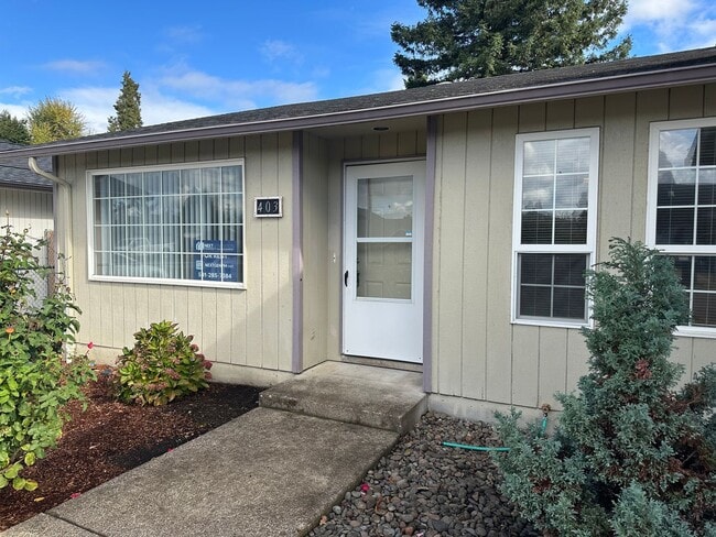 Building Photo - Cute 3-bedroom, 1-bathroom house in Springfield!