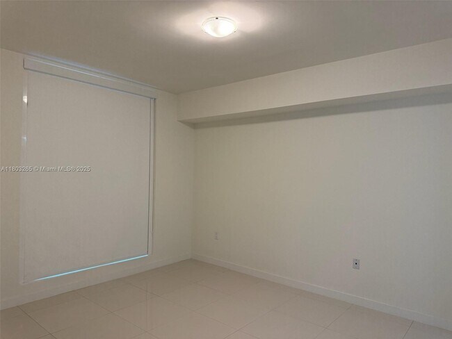 Building Photo - 7661 NW 107th Ave