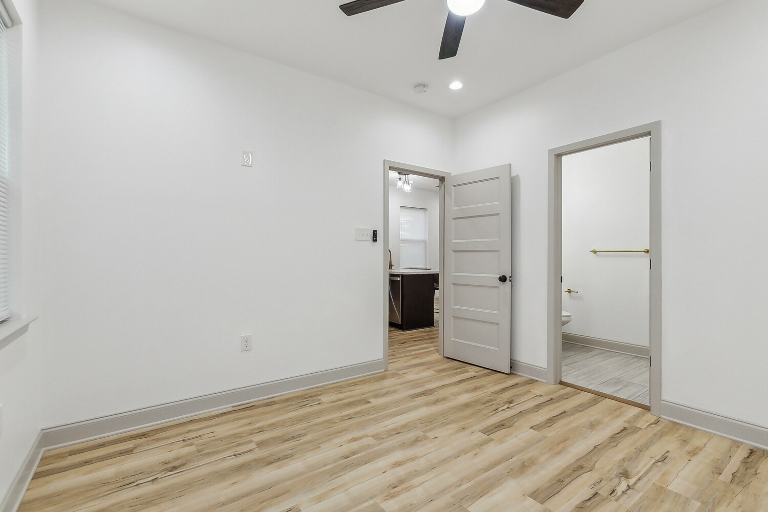 Building Photo - 3923 Clematis St