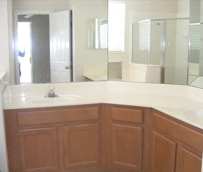 Building Photo - 9813 Secret Cove Ln
