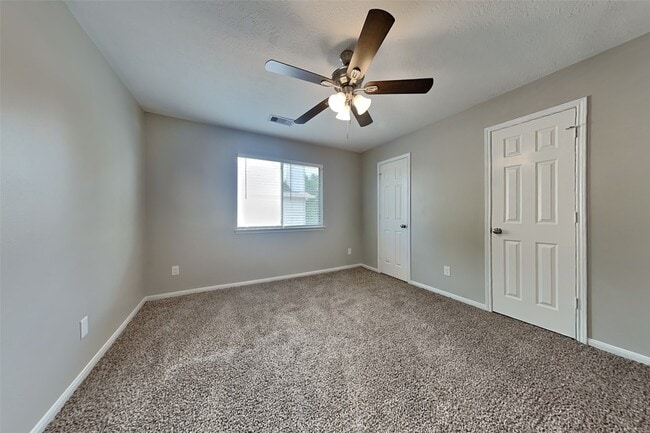 Building Photo - 17003 Fairway Glen Ln