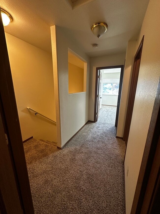 Building Photo - *Move In Special, Half off Rent! (See ad for details)*3 Bedroom, 1 and half Bathroom Duplex!