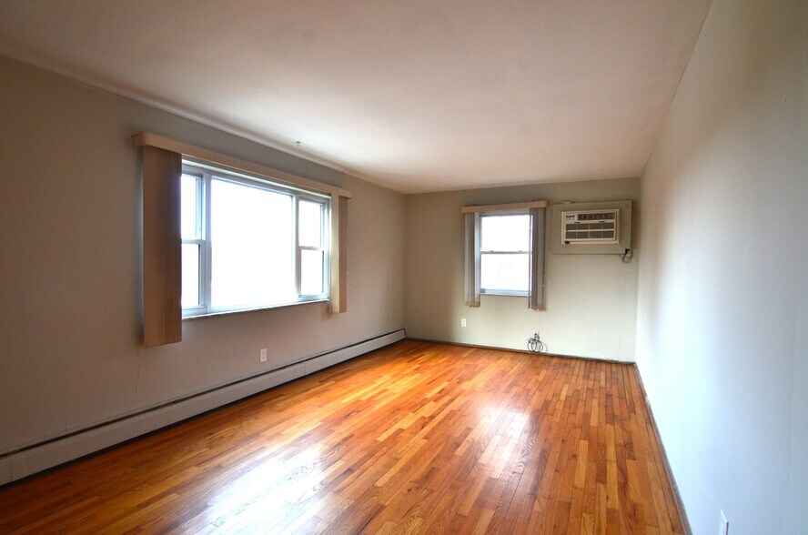 Building Photo - 4216 Settle St