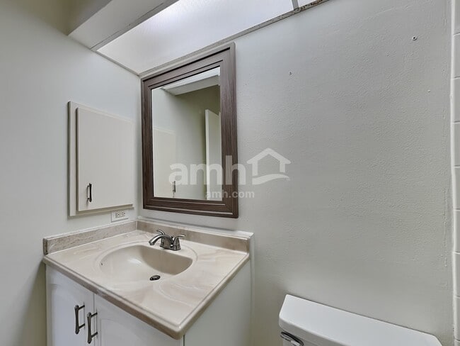 Building Photo - 6707 64th Ln E