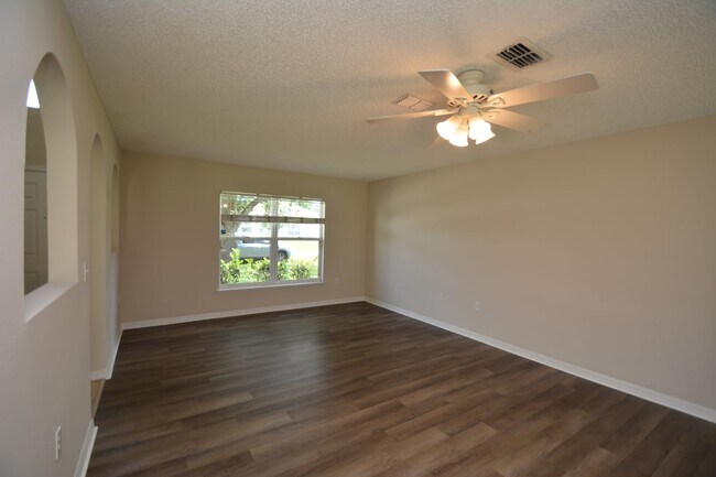 Building Photo - 47 Buttermill Dr