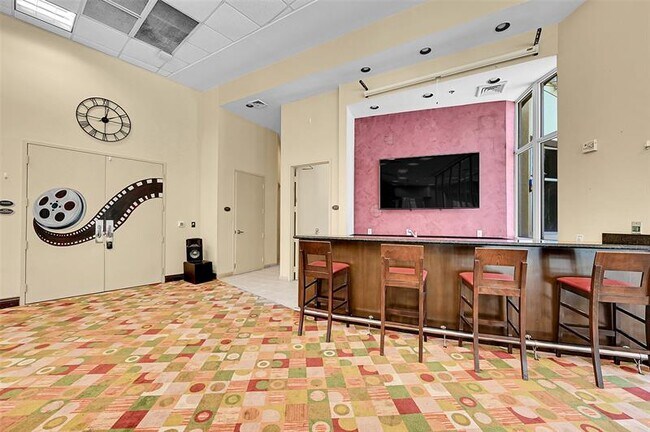 Building Photo - 2633 NE 14th Ave