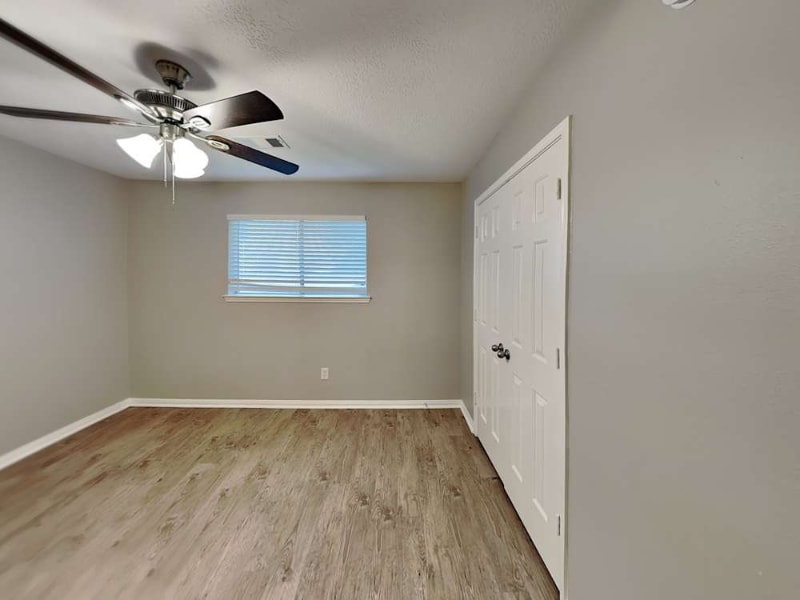 Building Photo - 18115 Water Mill Dr