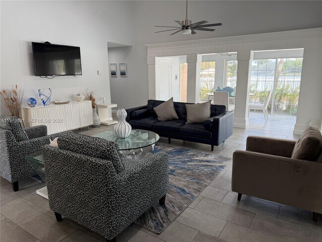 Building Photo - 882 NW 92nd Ave