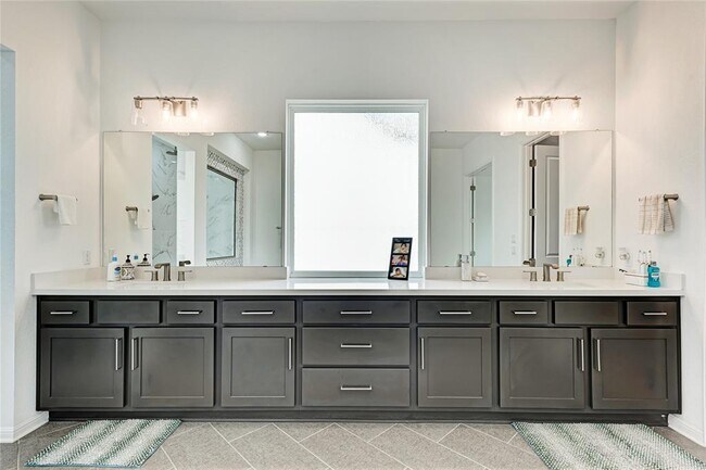 Building Photo - 2420 Novara Trl