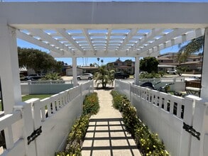 Building Photo - 1948 Reed Ave