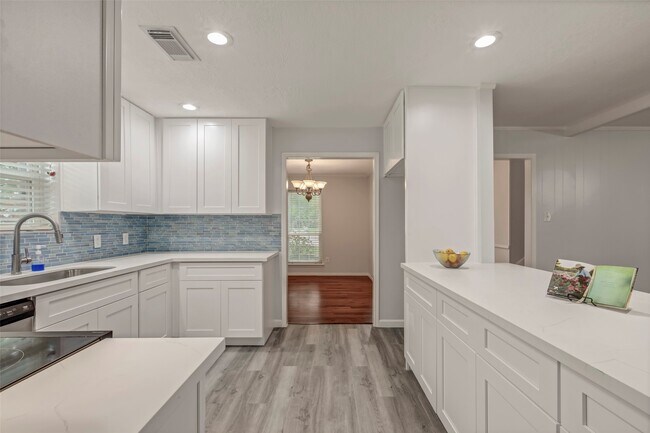 Building Photo - 12615 Retreat Trail